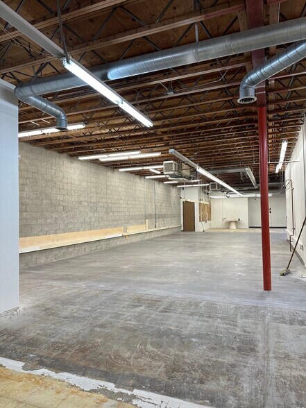 More Photos Of 6151-6159 Santa Monica Blvd, Los Angeles Showroom For Lease