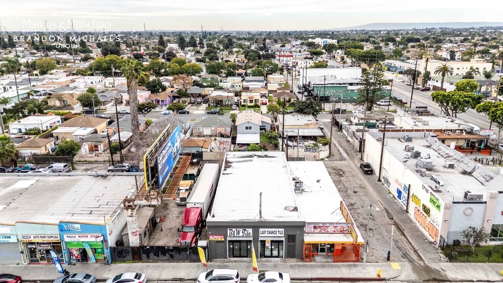 More Photos Of 1118 Firestone Blvd, Los Angeles Storefront For Sale