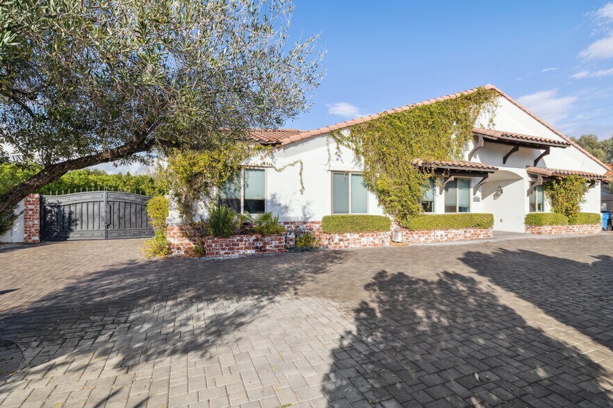 More Photos Of 3111 E Acoma Dr, Phoenix Assisted Living For Sale