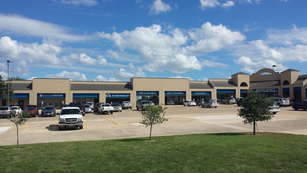 More Photos Of 3030 E 29th St, Bryan Storefront Retail Office For Lease