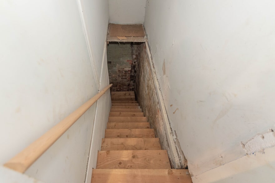 More Photos Of 3600 S Hanover St, Baltimore Storefront For Sale