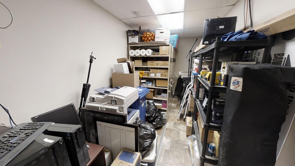 More Photos Of 5229 50th Ave, Red Deer Office For Sale