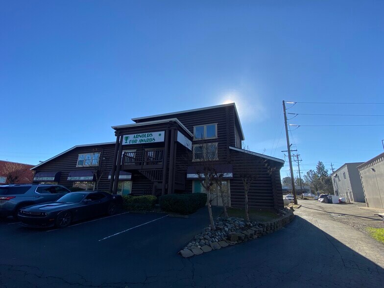 More Photos Of 3971 Durock Rd, Shingle Springs Showroom For Lease