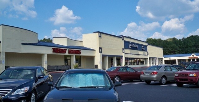 More Photos Of 2421-2423 Shallowford Rd, Marietta Unknown For Lease