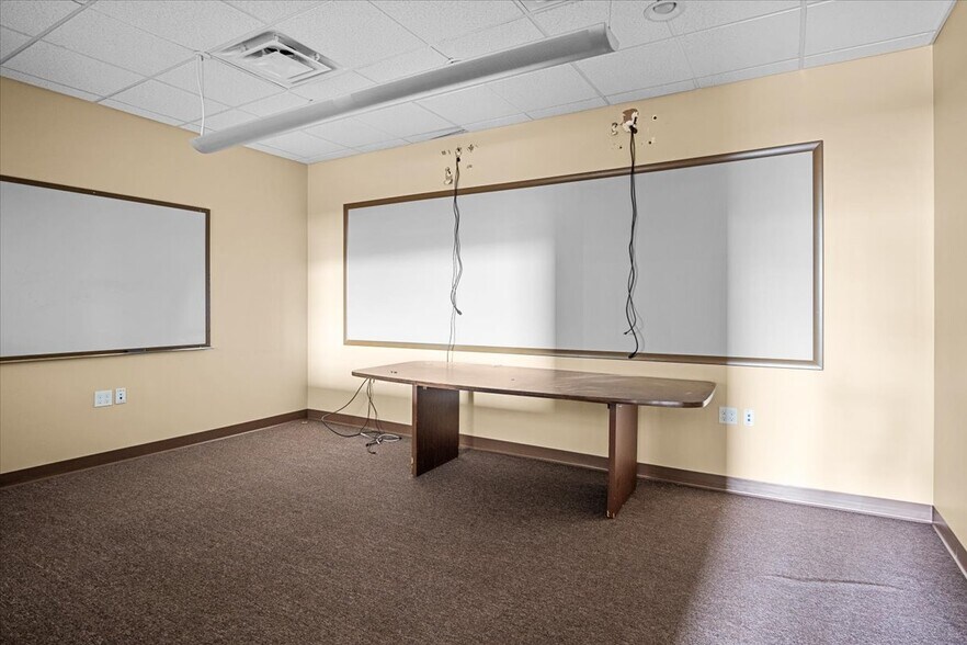 More Photos Of 373 High St, Wilkes Barre Manufacturing For Lease