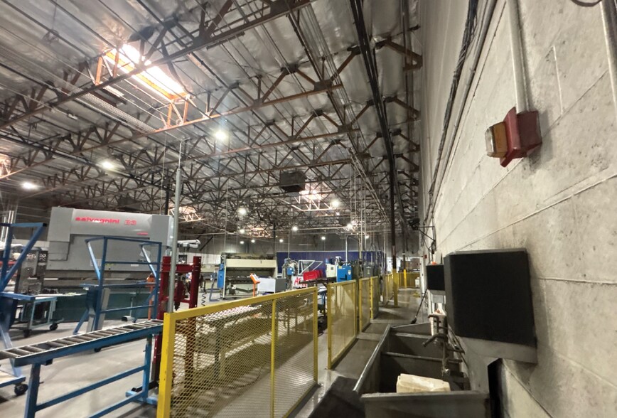 More Photos Of 602 S 65th Ave, Phoenix Warehouse For Lease