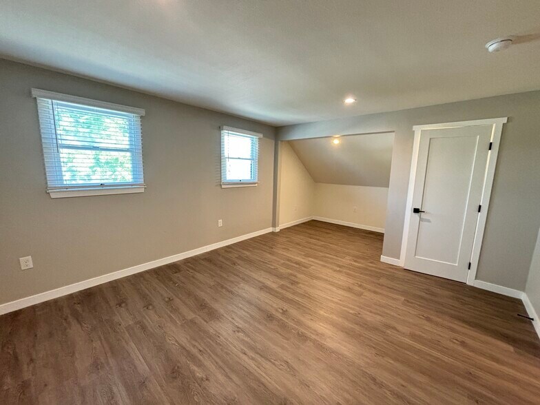 More Photos Of 183 N Waverly St, Orange Apartments For Sale