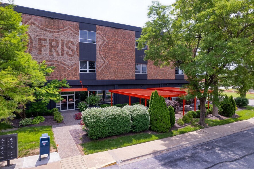 More Photos Of 3253 E Chestnut Expy, Springfield Office For Lease