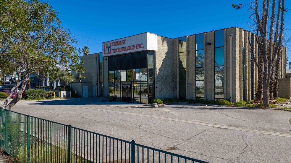 More Photos Of 9036 Winnetka Ave, Northridge Loft Creative Space For Lease