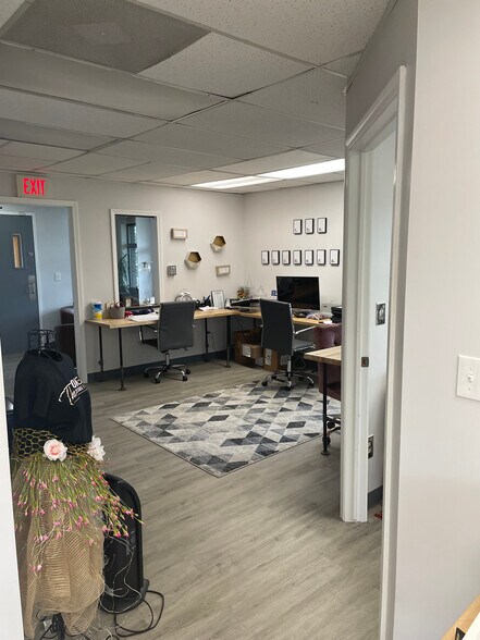 More Photos Of 9459 Lapeer Rd, Davison Office For Lease