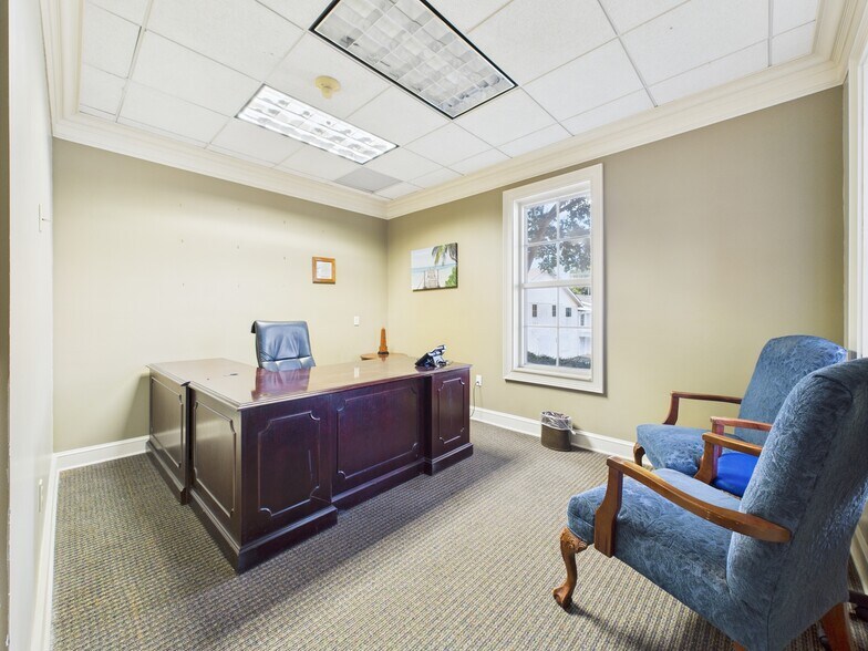 More Photos Of 201 E Dr Hicks Blvd, Florence Medical For Sale