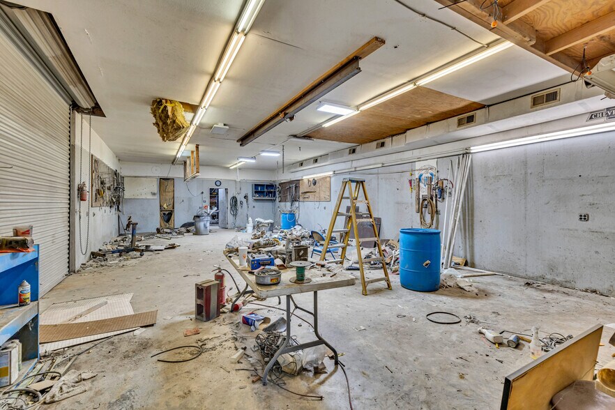 More Photos Of 15001 S Mills Rd, Gulfport Warehouse For Sale