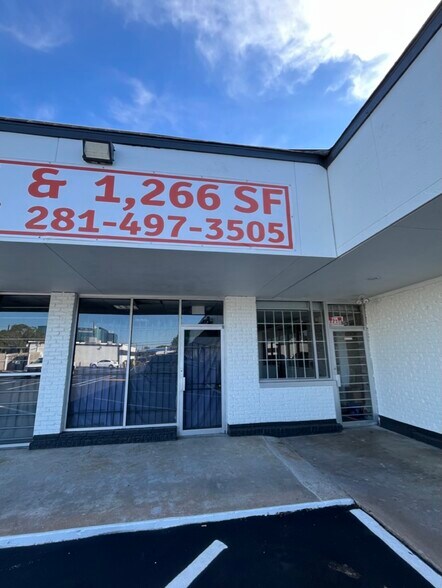 More Photos Of 1905 S Dairy Ashford, Houston Freestanding For Lease