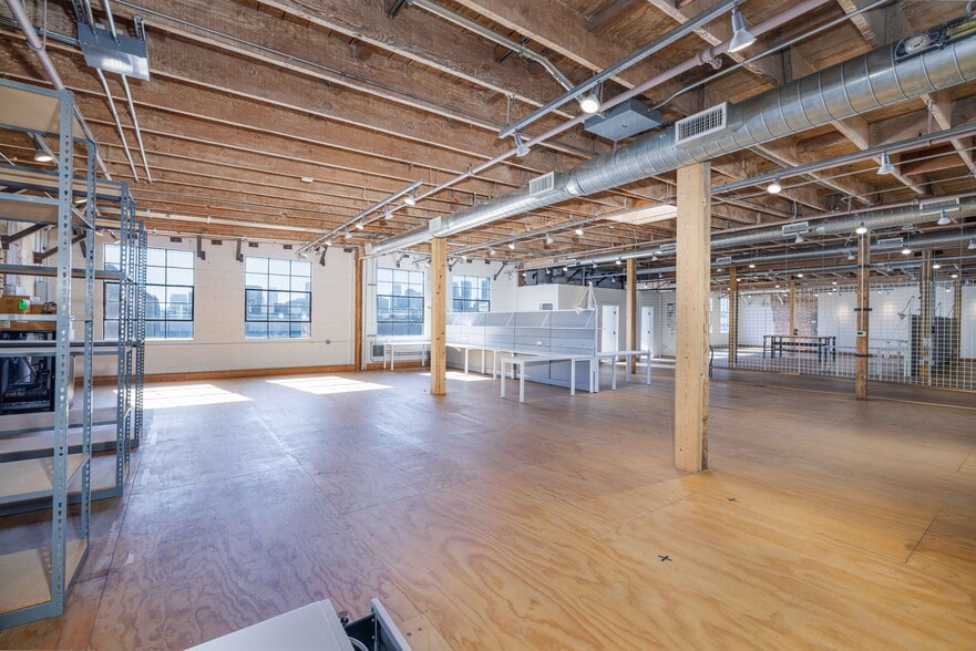 More Photos Of 421-427 Colyton St, Los Angeles Manufacturing For Sale