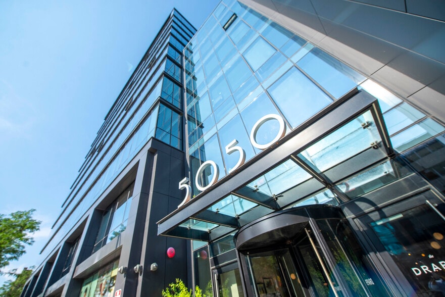 More Photos Of 5050 N Broadway St, Chicago Apartments For Lease