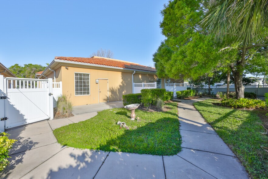 More Photos Of 1900 E Bay Dr, Largo Medical For Sale