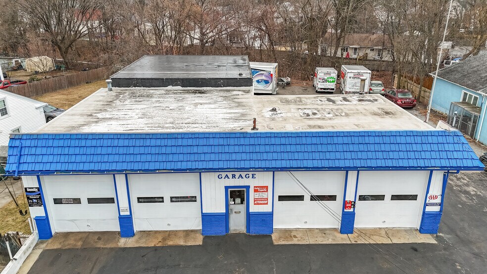 More Photos Of 10 Gansett Ave, Cranston Auto Repair For Sale