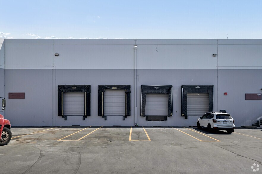 More Photos Of 1942-1958 Sabre St, Hayward Warehouse For Lease