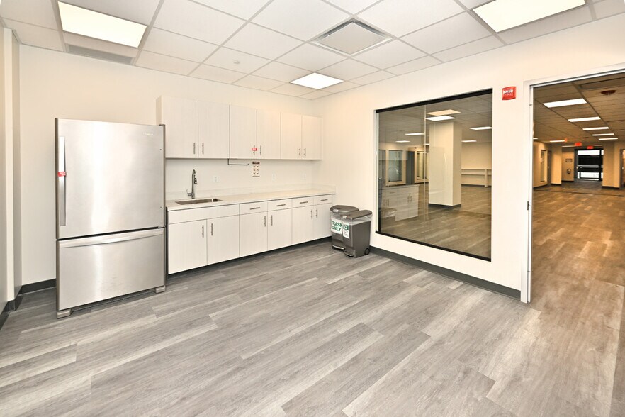 More Photos Of 50 Tice Blvd, Woodcliff Lake Office For Lease