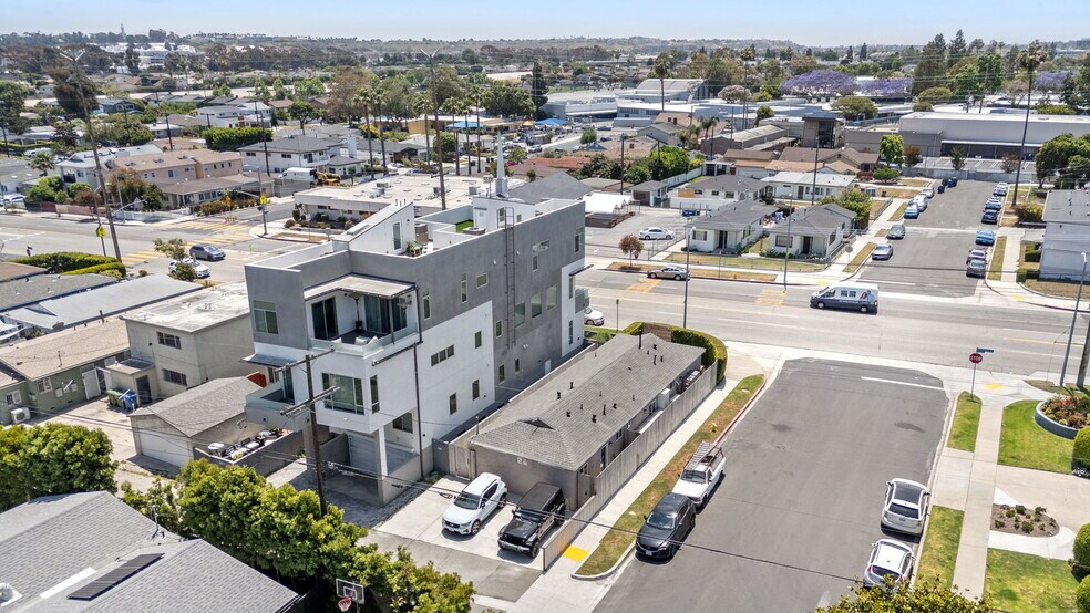 More Photos Of 4852 S Centinela Ave, Los Angeles Multifamily For Sale