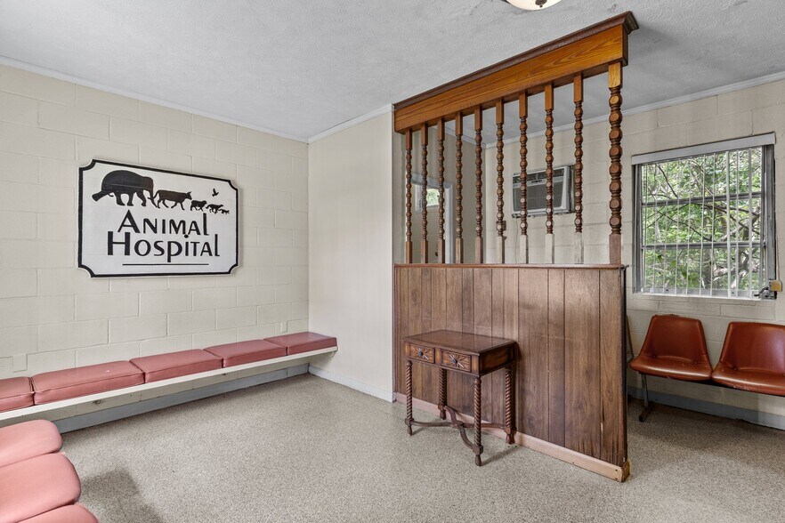 More Photos Of 3522 James B White Hwy, Whiteville Veterinarian Kennel For Sale