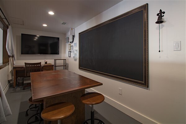 More Photos Of 7451 Monterey St, Gilroy Storefront Retail Office For Sale