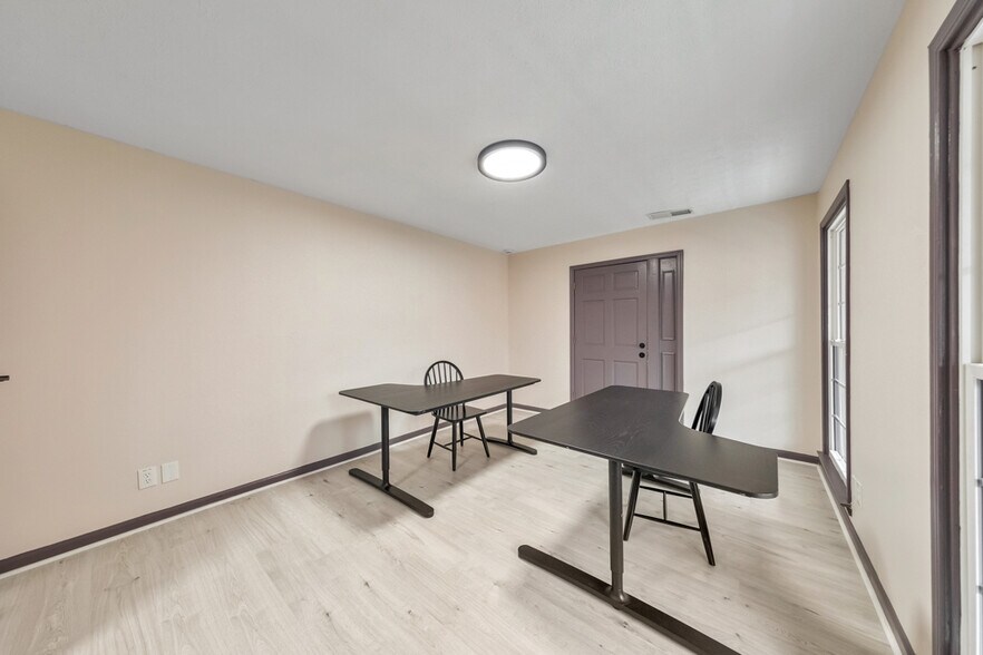 More Photos Of 2440 Sandy Plains Rd, Marietta Office For Sale