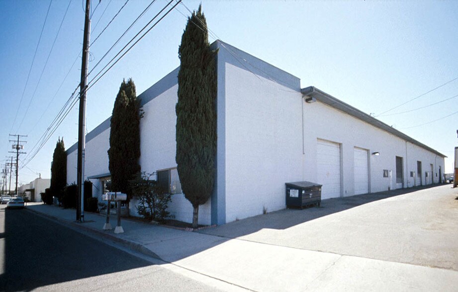 More Photos Of 1339-1341 W Brooks St, Ontario Warehouse For Lease