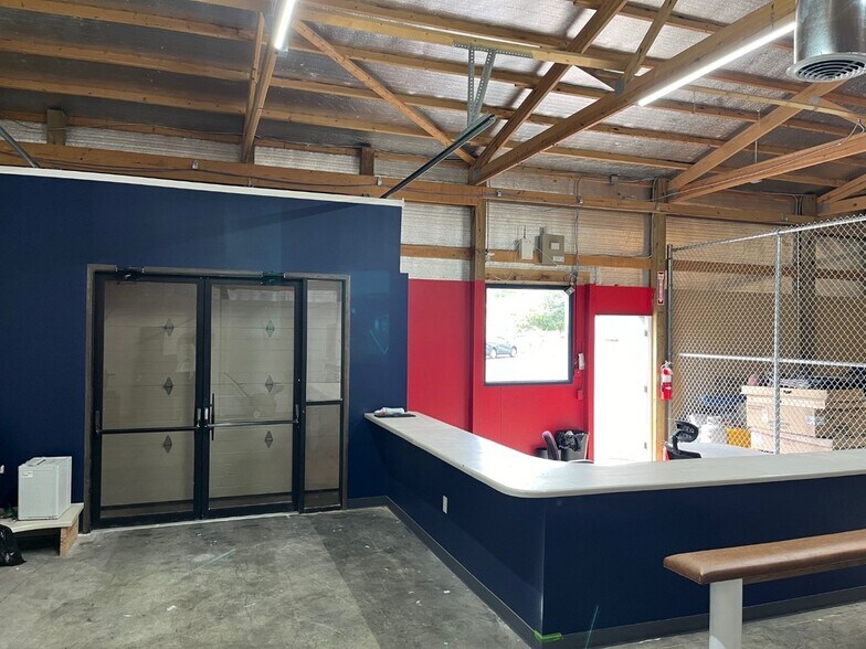 More Photos Of 722 Ketcham St, Indianapolis Warehouse For Sale