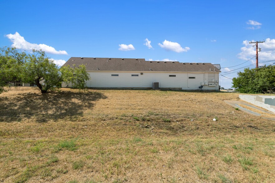 More Photos Of 103 Thousand Oaks Blvd, Georgetown Medical For Lease