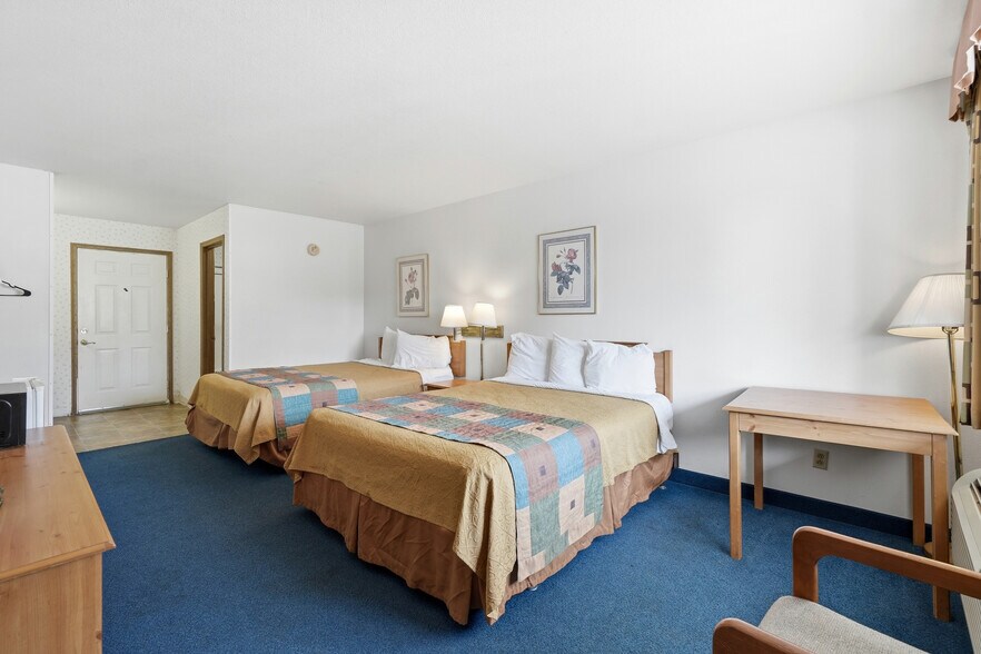 More Photos Of 3169 E Van Buren, Eureka Springs Hotel For Sale