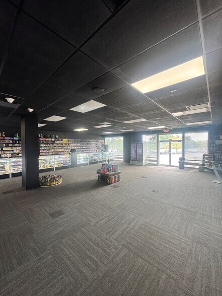 More Photos Of 8340 Colerain Ave, Cincinnati Unknown For Lease