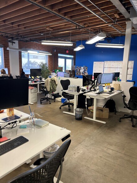 More Photos Of 3865 Grand View Blvd, Los Angeles Light Distribution For Lease