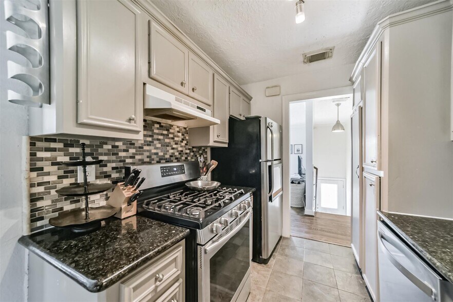 More Photos Of 543 Studewood St, Houston Specialty For Sale