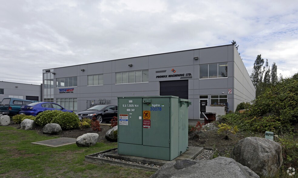 More Photos Of 9466 189th St, Surrey Showroom For Sale