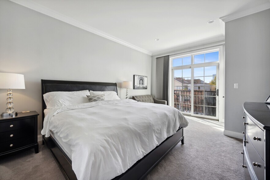 More Photos Of 1428 N Cleveland Ave, Chicago Hospitality For Sale