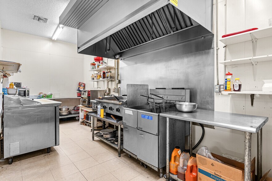 More Photos Of 1110 Buckhead Ridge, Okeechobee General Retail For Sale