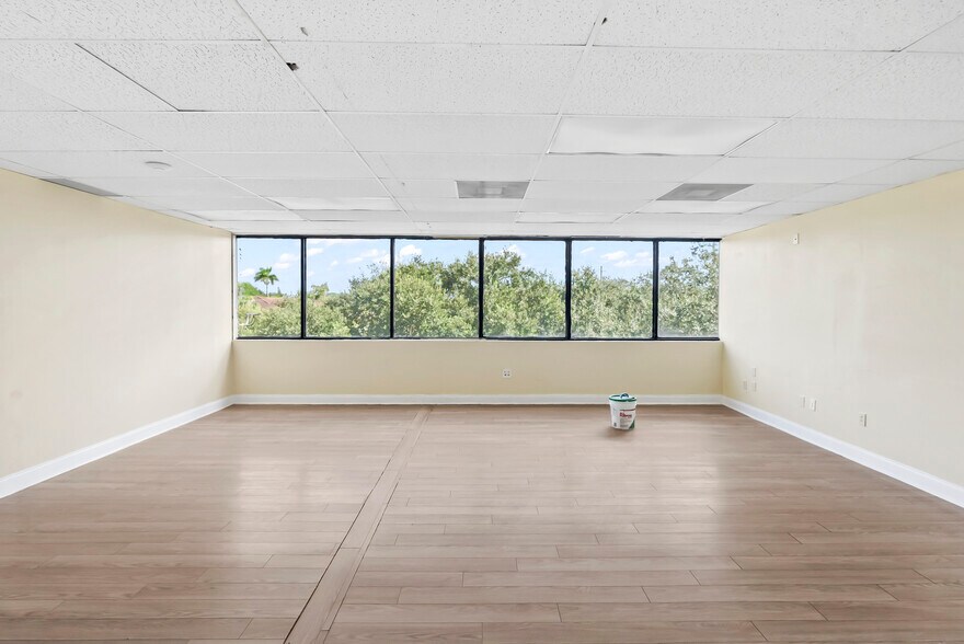 More Photos Of 3201 Griffin Rd, Fort Lauderdale Loft Creative Space For Lease