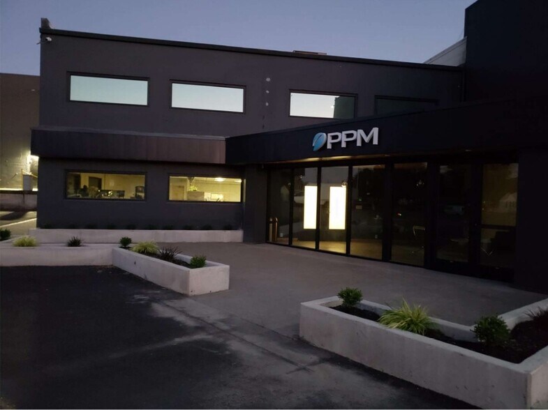 More Photos Of 500 E Illinois St, Newberg Manufacturing For Lease