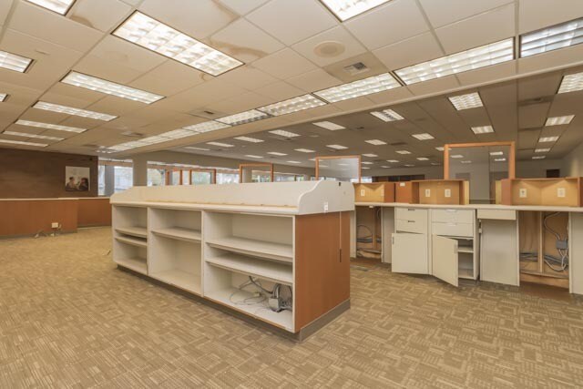 More Photos Of 2602 6th St, Bremerton Storefront Retail Office For Sale
