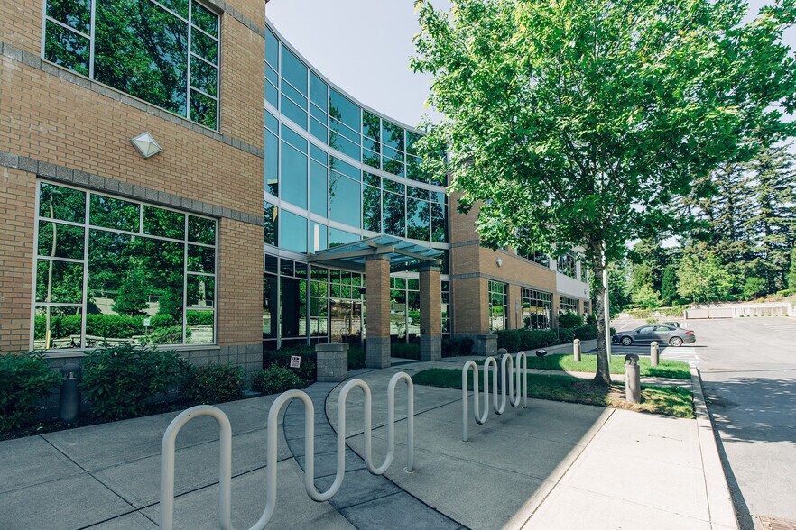 More Photos Of 11740 SW 68th Pky, Tigard Office For Sale