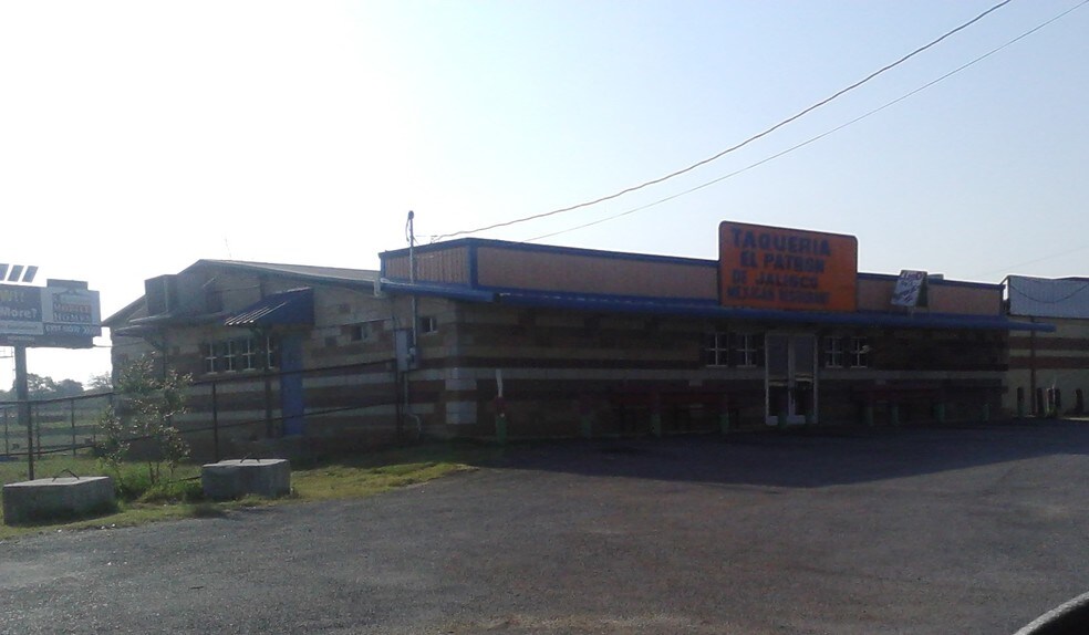 More Photos Of 17695 Luckey Rd, Lytle Restaurant For Lease