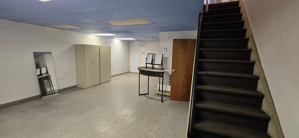 More Photos Of 639 Willis Ave, Williston Park Storefront For Sale