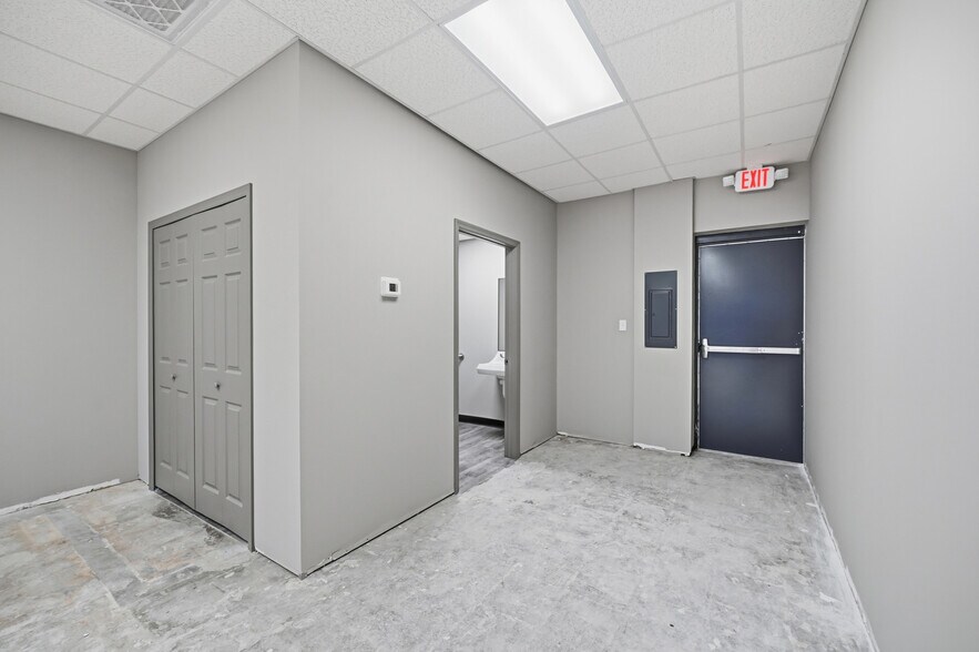 More Photos Of 1365-1389 Cassat Ave, Jacksonville Storefront Retail Office For Lease