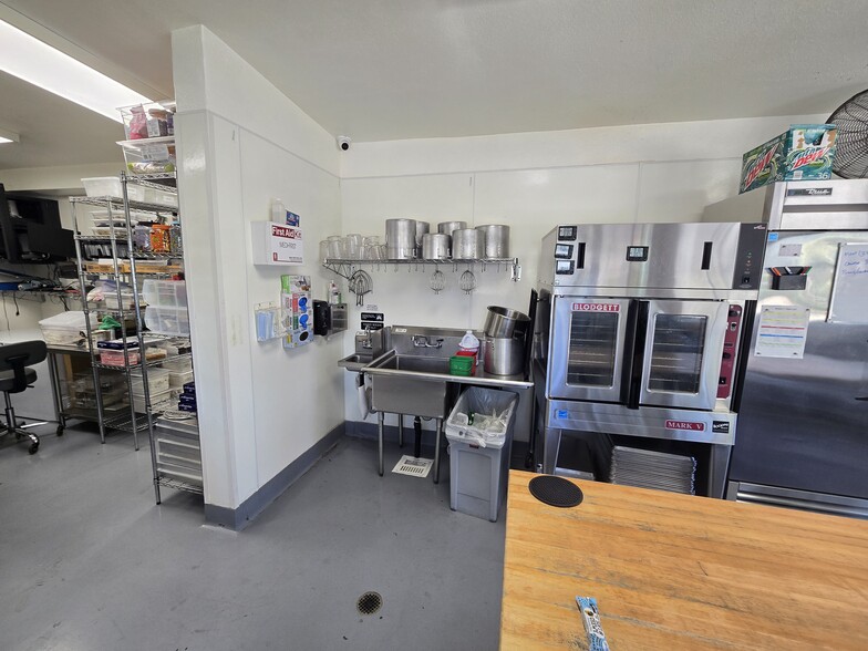 More Photos Of 922 W West Covina Pky, West Covina Storefront Retail Office For Lease