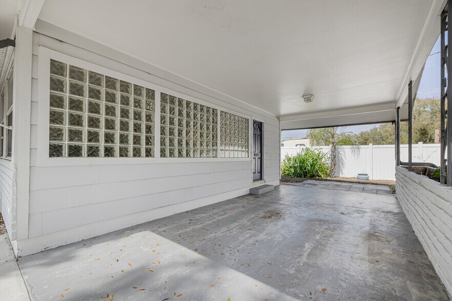 More Photos Of 164 Pondella Rd, North Fort Myers Office For Sale
