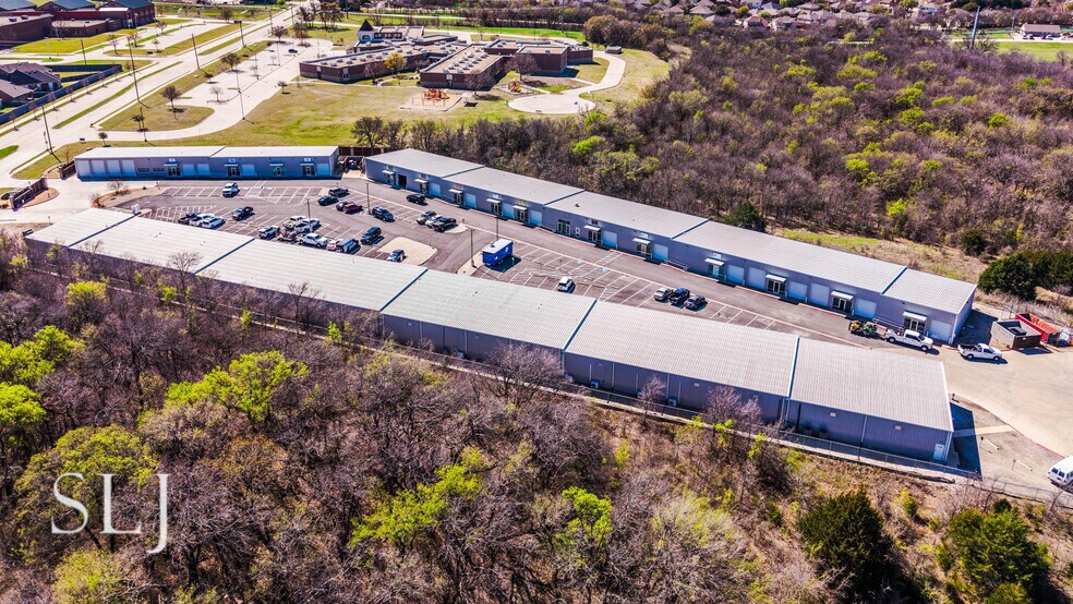 More Photos Of 1518 Navo Rd, Aubrey Showroom For Sale