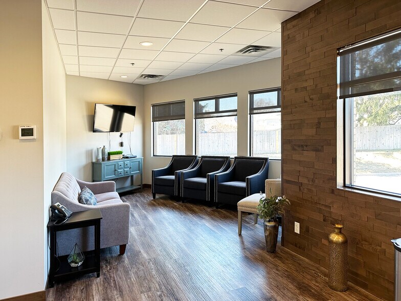 More Photos Of 3738-3776 Coon Rapids Blvd NW, Coon Rapids Medical For Lease