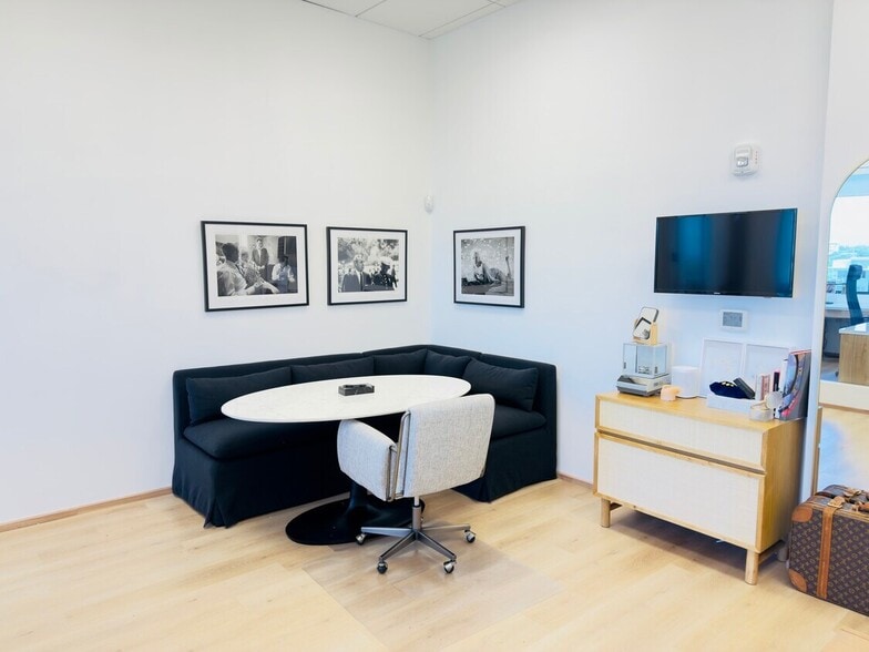 More Photos Of 19790 W Dixie Hwy, Aventura Office For Sale