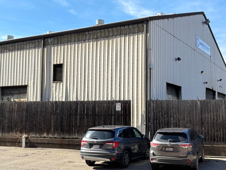 Primary Photo Of 66 35th St, Wheeling Warehouse For Lease